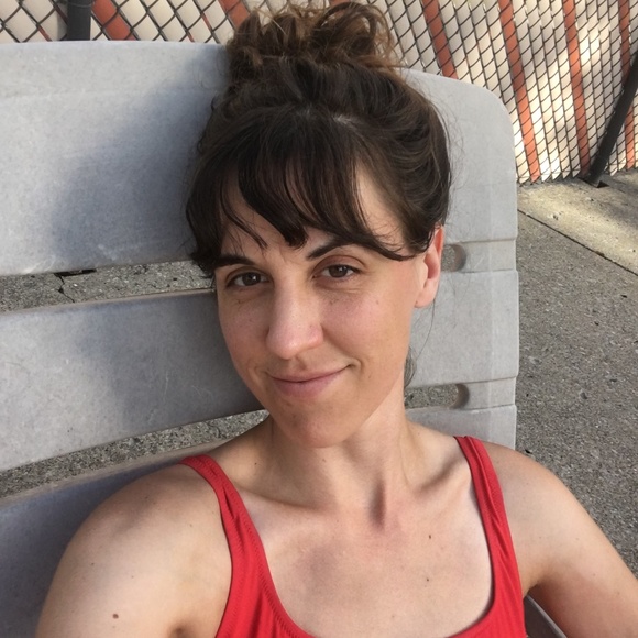 Meet your Posher, Emily - Picture 1 of 2